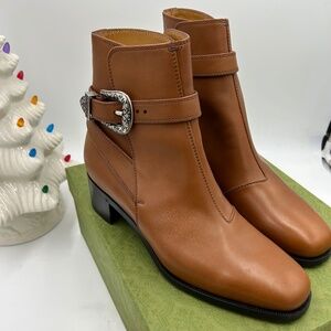 Men’s Gucci calf skin Jakarta buckle boots size 9, made in Italy